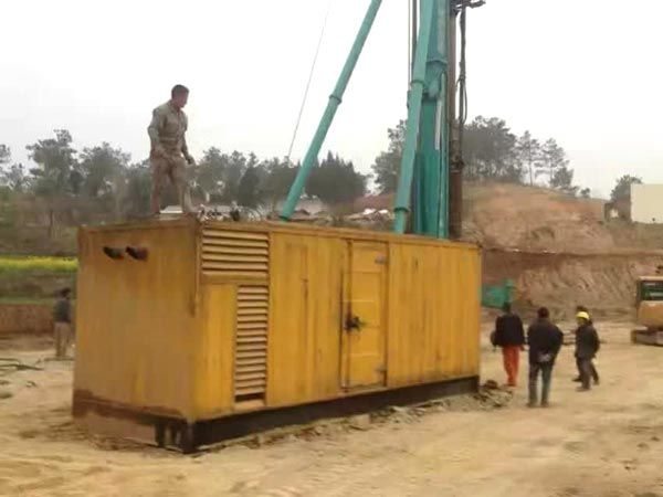 友好如何判断水冷式机油散热器密封件是否需要更换?